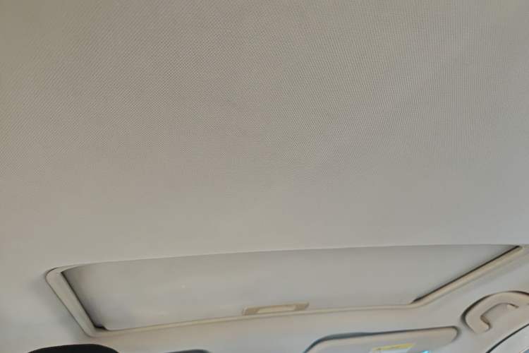 Used Baojun 560 2015 1.8L manual luxury version Headliner