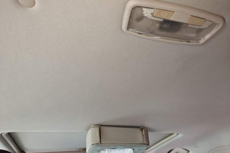 Used Baojun 560 2015 1.8L manual luxury version Headliner