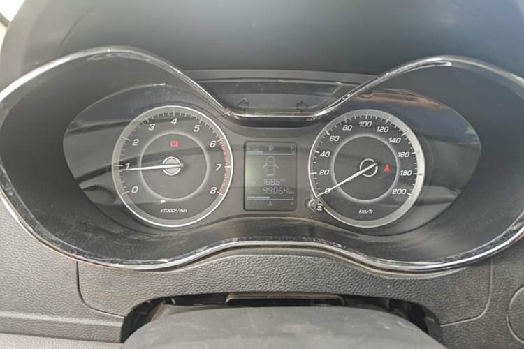 Used Baojun 560 2015 1.8L manual Comfort trim level Instrument Cluster