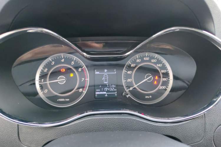 Used Baojun 560 2015 1.8L manual Comfort trim level Instrument Cluster