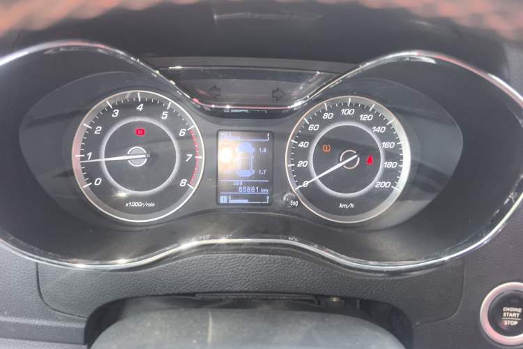 Used Baojun 560 2015 1.8L manual luxury version Instrument Cluster