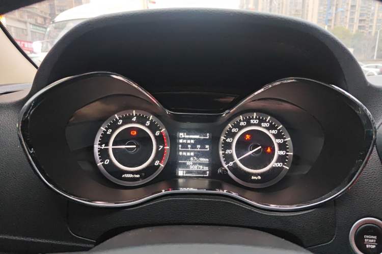 Used Baojun 560 2015 1.8L manual luxury version Instrument Cluster