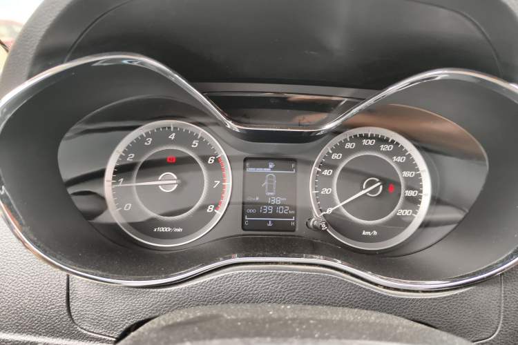 Used Baojun 560 2015 1.8L manual Comfort trim level Instrument Cluster