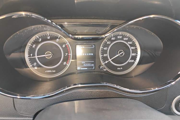 Used Baojun 560 2015 1.8L manual luxury version Instrument Cluster