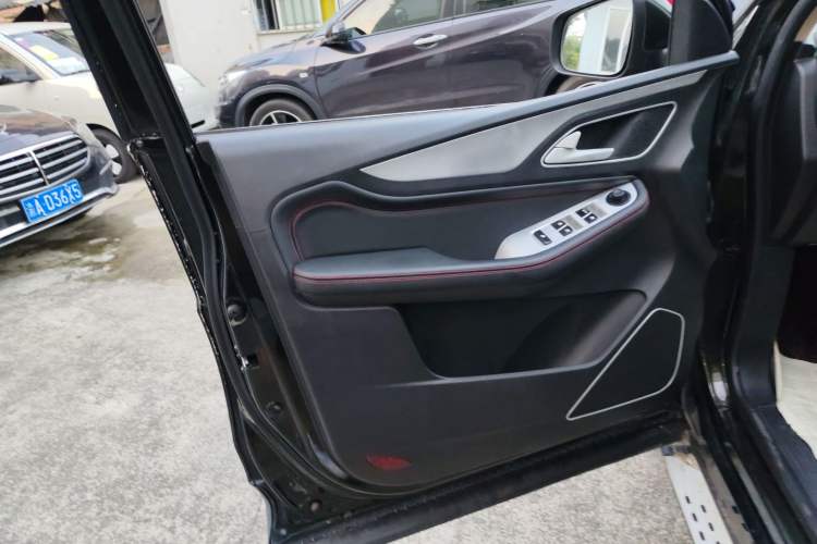 Used Baojun 560 2015 1.8L manual Comfort trim level Left Front Door Interior