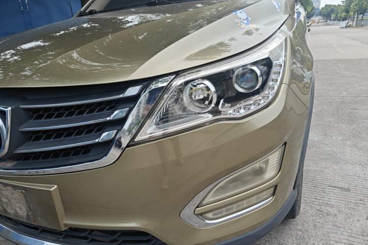 Used Baojun 560 2015 1.8L manual Comfort trim level Left Front Headlight