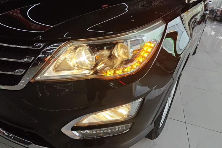 Used Baojun 560 2015 1.8L Manual Elite Edition Left Front Headlight
