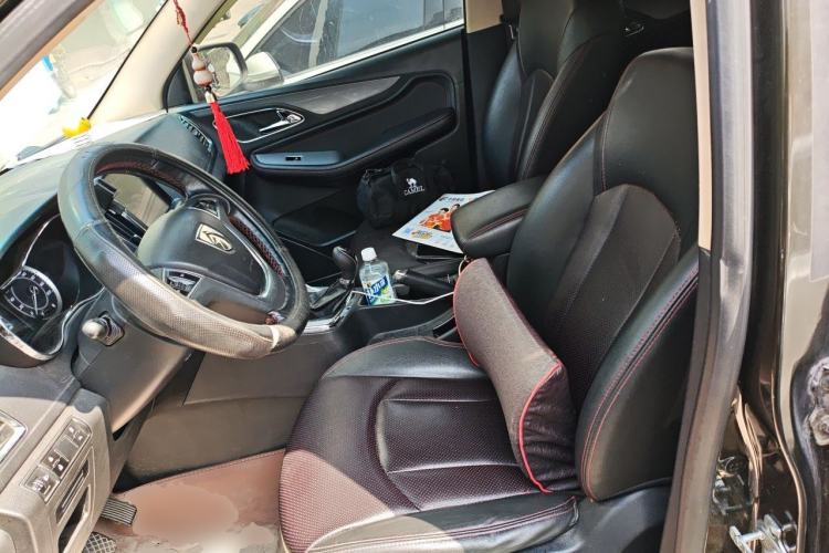 Used Baojun 560 2015 1.8L manual luxury version Left Front Seat