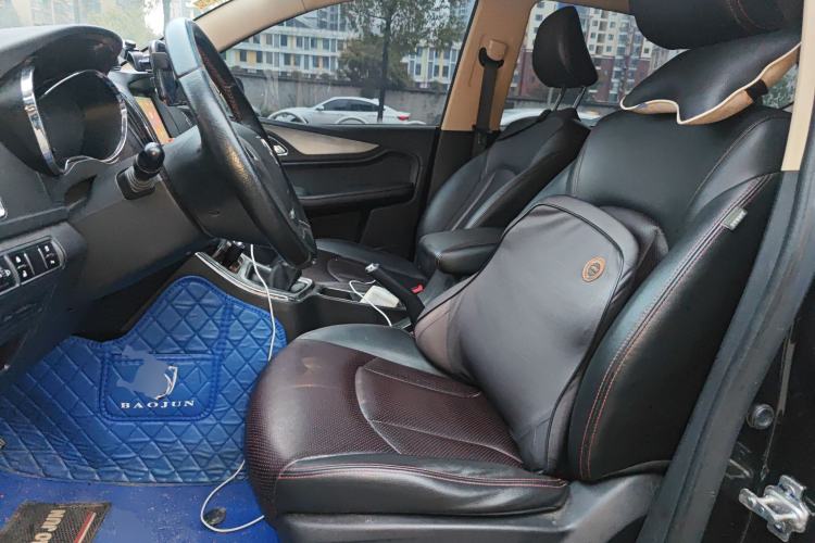 Used Baojun 560 2015 1.8L manual luxury version Left Front Seat