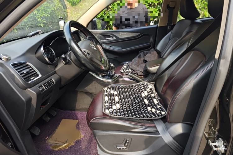 Used Baojun 560 2015 1.8L manual luxury version Left Front Seat