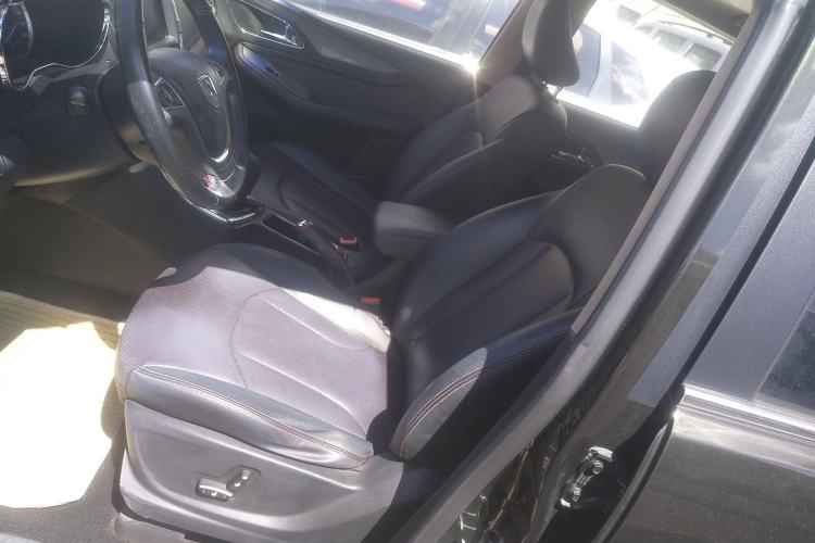 Used Baojun 560 2015 1.8L manual luxury version Left Front Seat