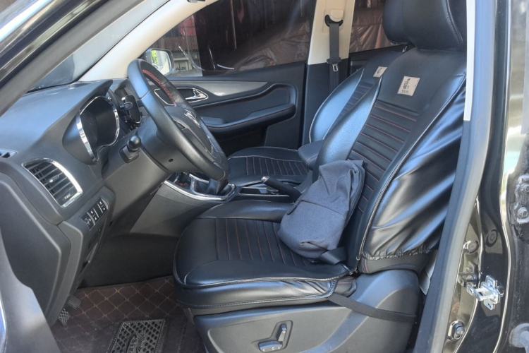 Used Baojun 560 2015 1.8L manual luxury version Left Front Seat