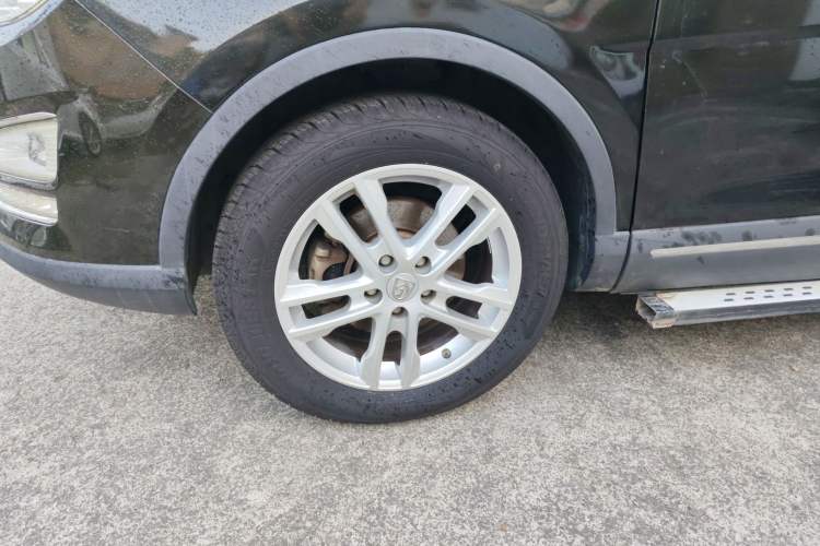 Used Baojun 560 2015 1.8L manual Comfort trim level Left Front Wheel Hub