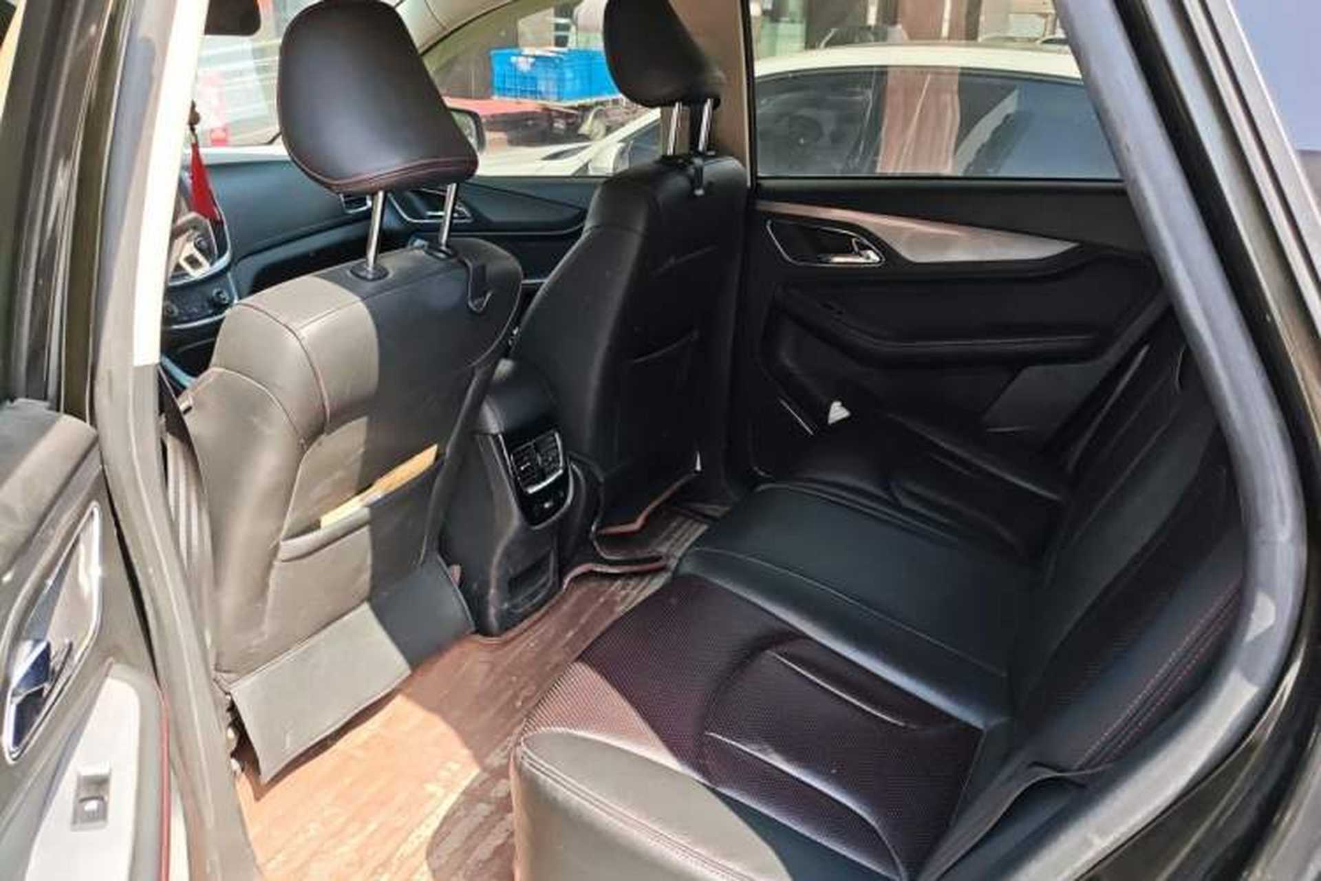 Used Baojun 560 2015 1.8L manual luxury version Left Rear Seat