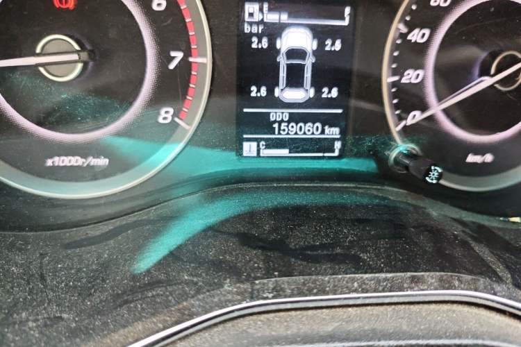 Used Baojun 560 2015 1.8L manual luxury version Odometer Close Up