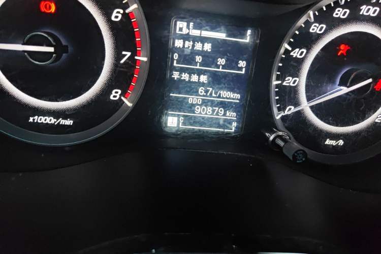 Used Baojun 560 2015 1.8L manual luxury version Odometer Close Up