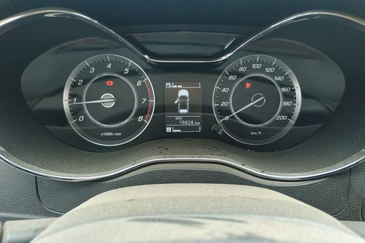 Used Baojun 560 2015 1.8L Manual Elite Edition Odometer Close Up