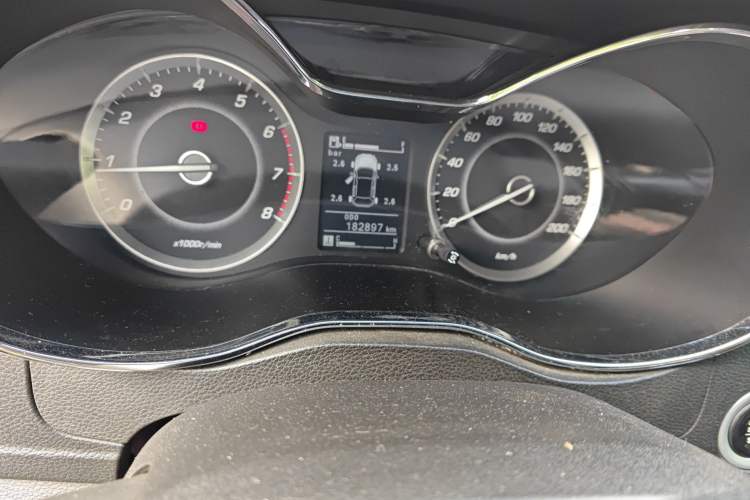 Used Baojun 560 2015 1.8L manual luxury version Odometer Close Up