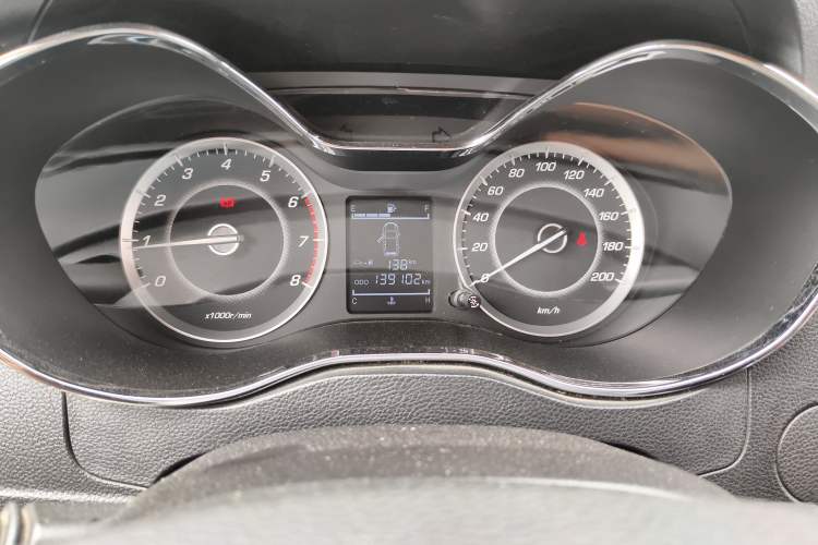 Used Baojun 560 2015 1.8L manual Comfort trim level Odometer Close Up