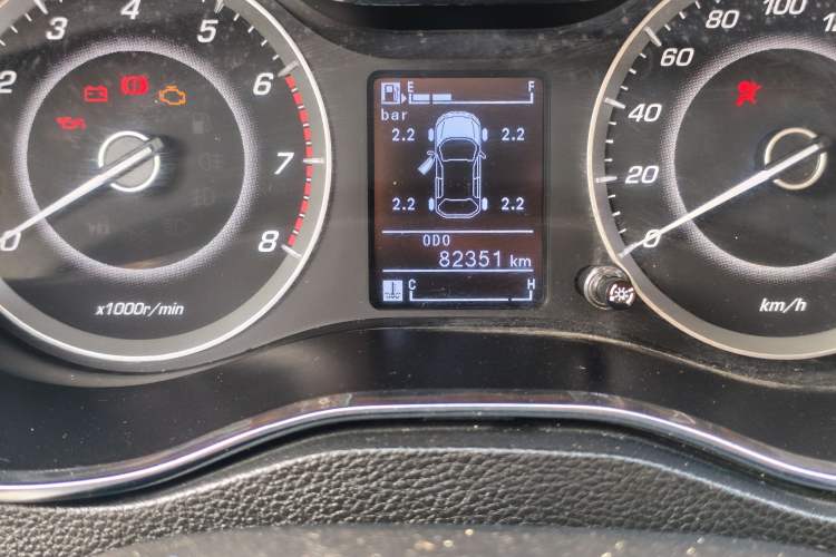 Used Baojun 560 2015 1.8L manual luxury version Odometer Close Up