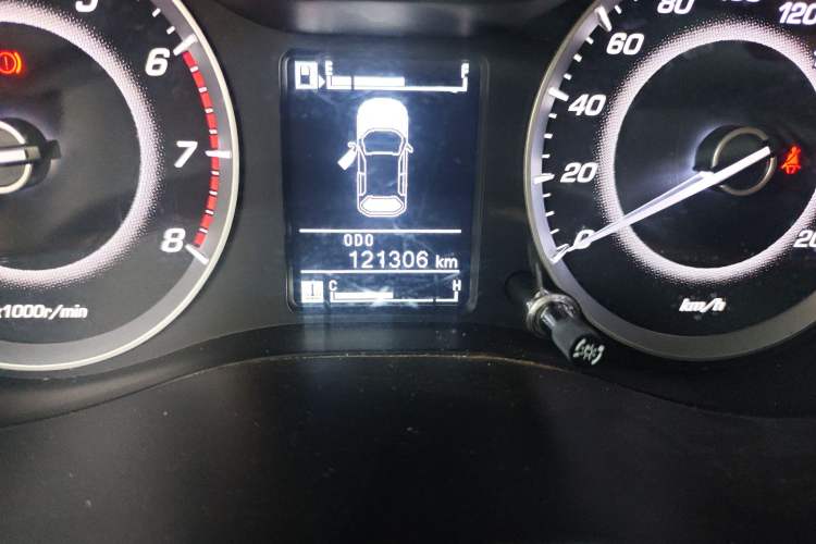 Used Baojun 560 2015 1.8L Manual Elite Edition Odometer Close Up