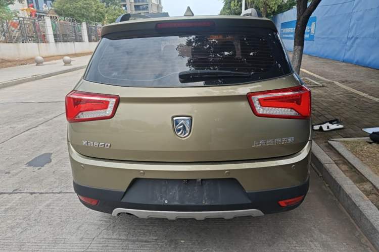 Used Baojun 560 2015 1.8L manual Comfort trim level Rear