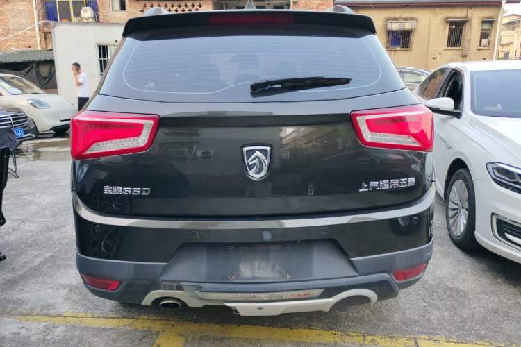 Used Baojun 560 2015 1.8L manual Comfort trim level Rear