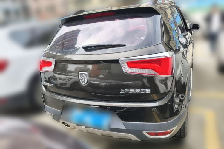 Used Baojun 560 2015 1.8L manual Comfort trim level Rear