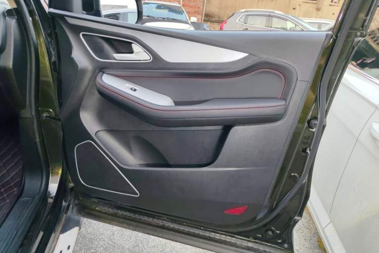Used Baojun 560 2015 1.8L manual Comfort trim level Right Front Door Interior