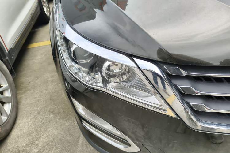 Used Baojun 560 2015 1.8L manual Comfort trim level Right Front Headlight