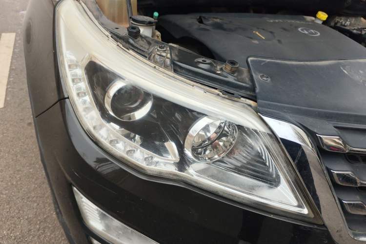 Used Baojun 560 2015 1.8L Manual Elite Edition Right Front Headlight
