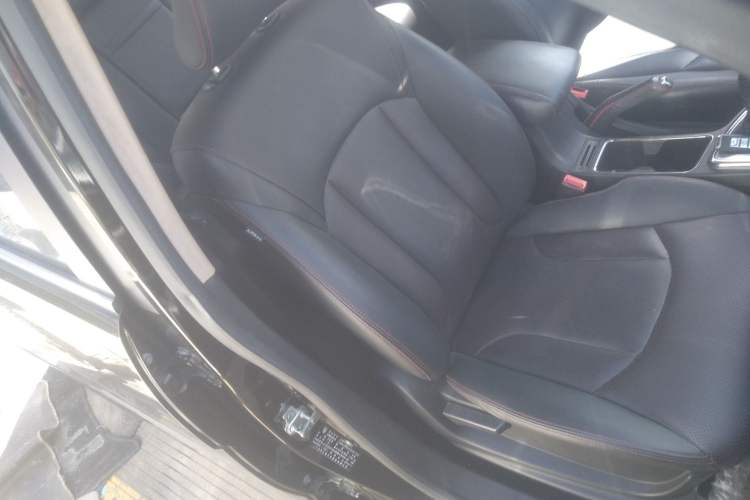 Used Baojun 560 2015 1.8L manual luxury version Right Front Seat