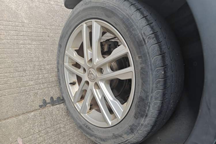 Used Baojun 560 2015 1.8L manual Comfort trim level Right Rear Wheel Hub