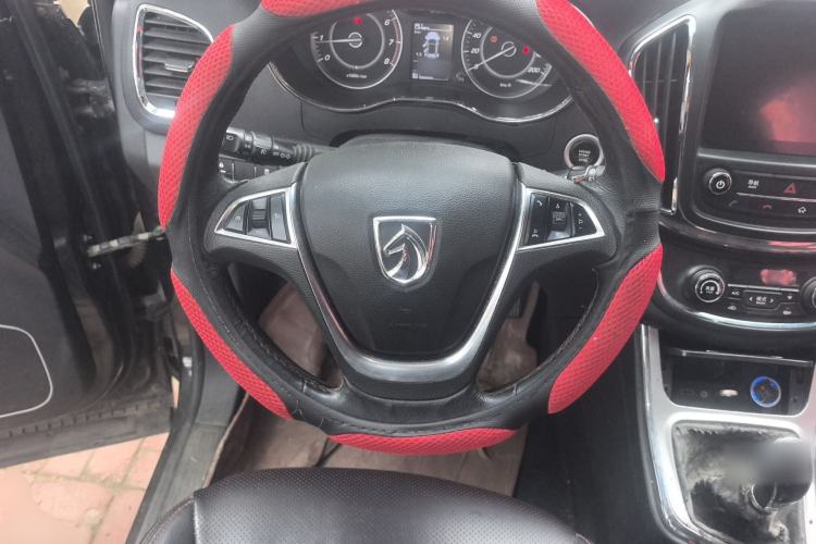 Used Baojun 560 2015 1.8L manual luxury version Steering Wheel
