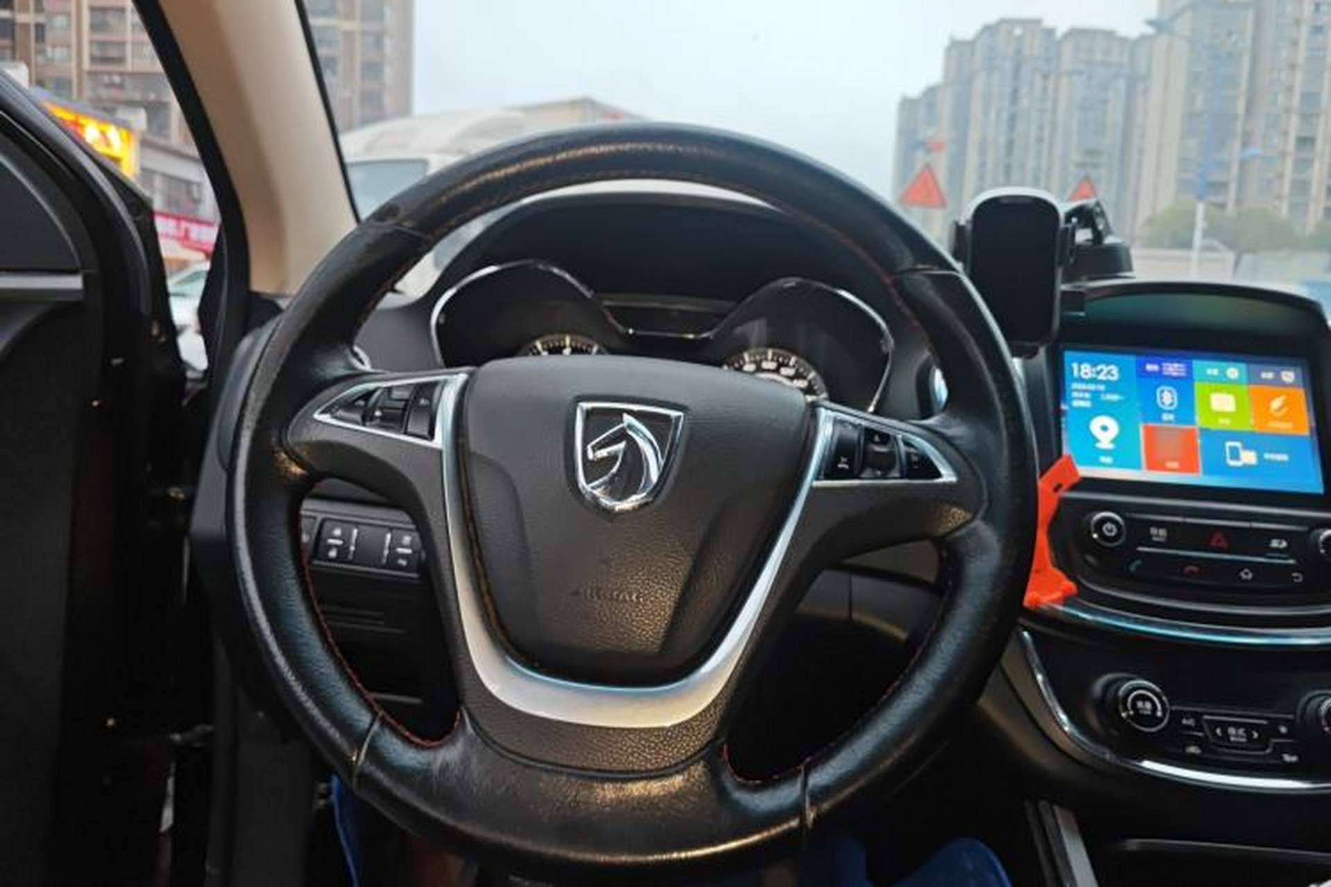 Used Baojun 560 2015 1.8L manual luxury version Steering Wheel