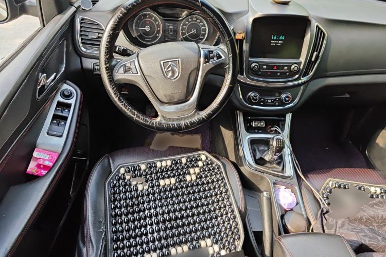 Used Baojun 560 2015 1.8L manual luxury version Steering Wheel