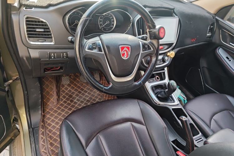 Used Baojun 560 2015 1.8L manual luxury version Steering Wheel
