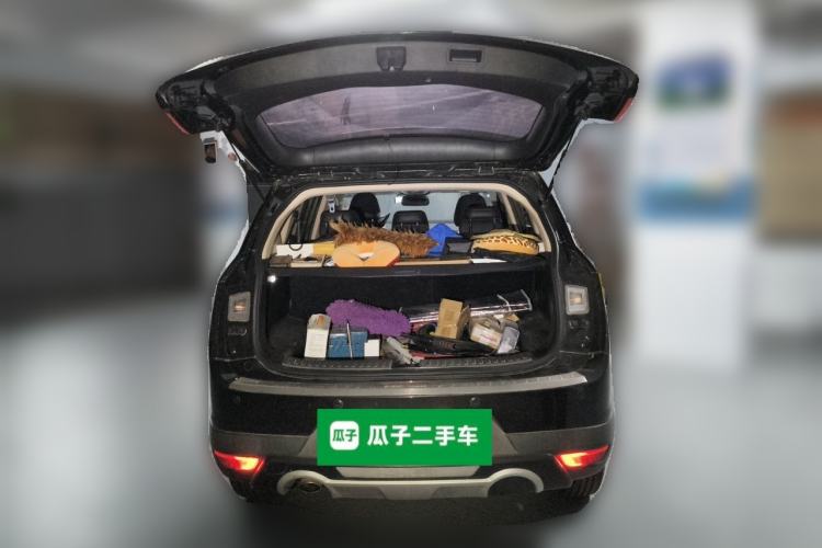 Used Baojun 560 2015 1.8L manual luxury version Trunk