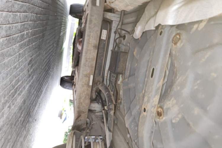 Used Baojun 560 2015 1.8L manual luxury version Chassis Rear