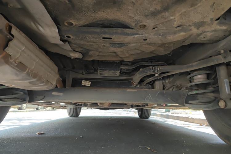 Used Baojun 560 2015 1.8L manual luxury version Chassis Rear