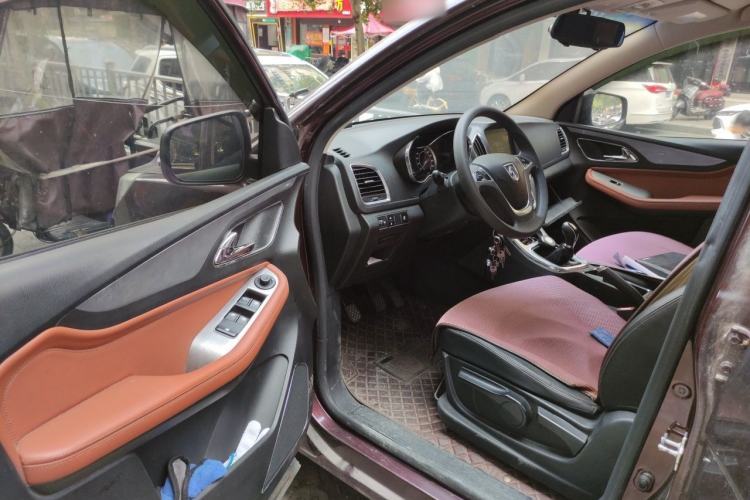 Used Baojun 560 2015 1.8L Manual Elite Edition Driver Seat