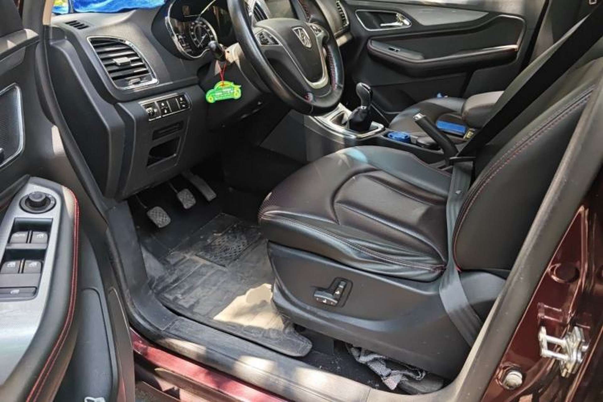 Used Baojun 560 2015 1.8L manual luxury version Driver Seat