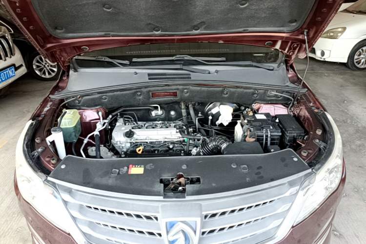 Used Baojun 560 2015 1.8L manual luxury version Engine Bay