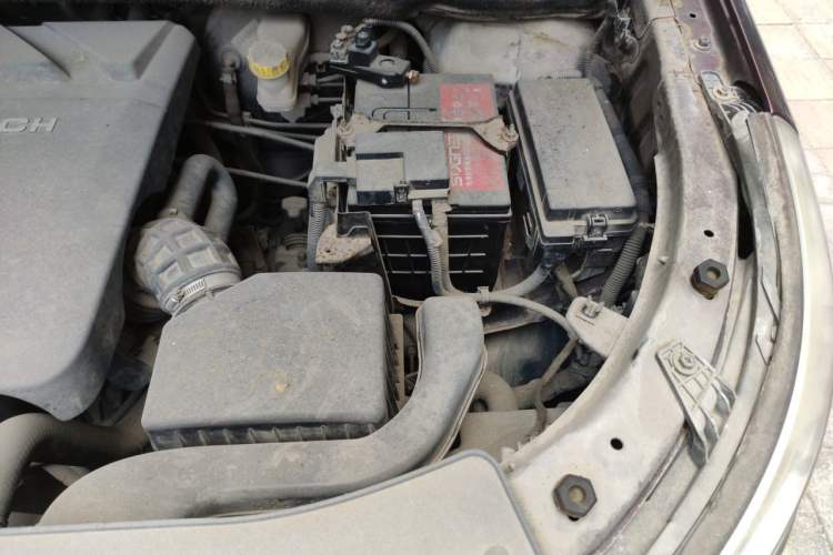 Used Baojun 560 2015 1.8L Manual Elite Edition Engine Bay Left