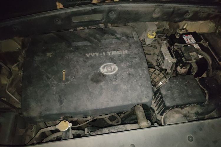 Used Baojun 560 2015 1.8L manual luxury version Engine Bay