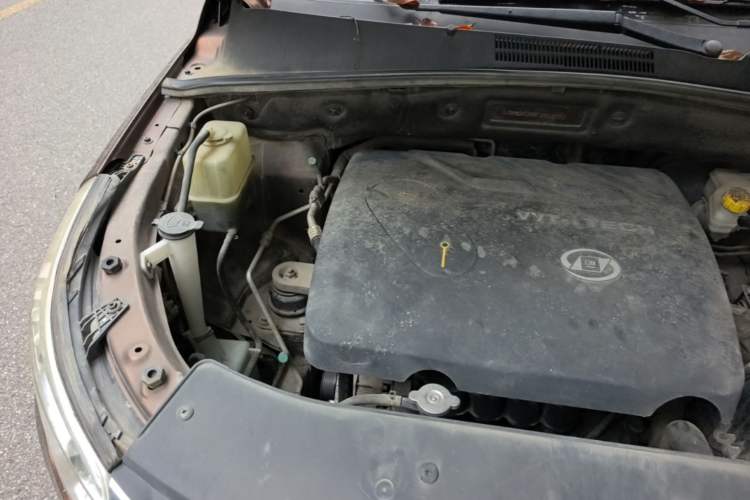 Used Baojun 560 2015 1.8L manual luxury version Engine Bay Right