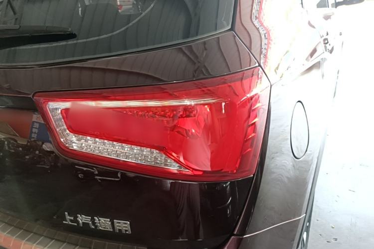Used Baojun 560 2015 1.8L manual luxury version Exterior 3