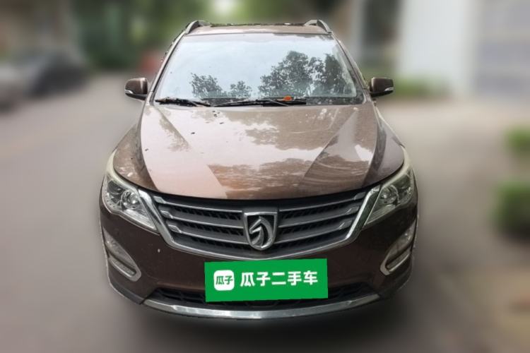 Used Baojun 560 2015 1.8L manual luxury version Front