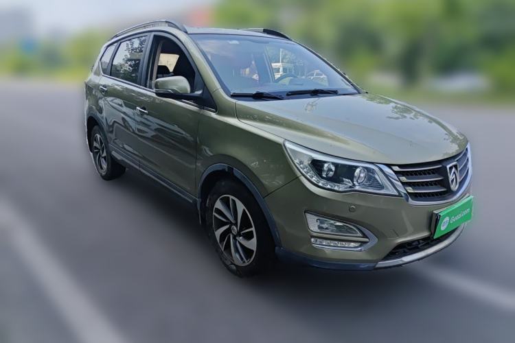 Used Baojun 560 2015 1.8L manual luxury version Front Right 45 Deg