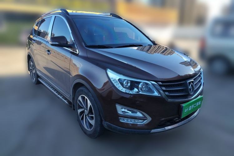 Used Baojun 560 2015 1.8L manual luxury version Front Right 45 Deg